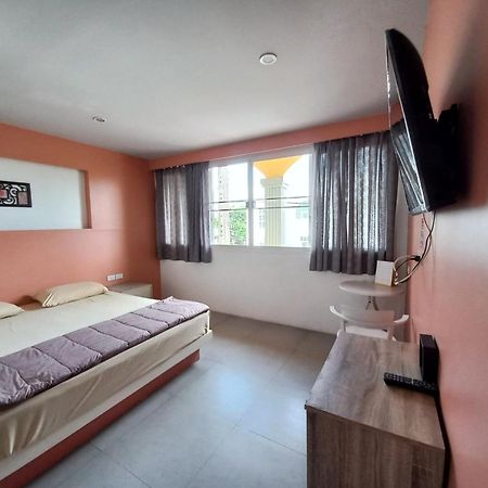 In Phuket House Hotell Eksteriør bilde
