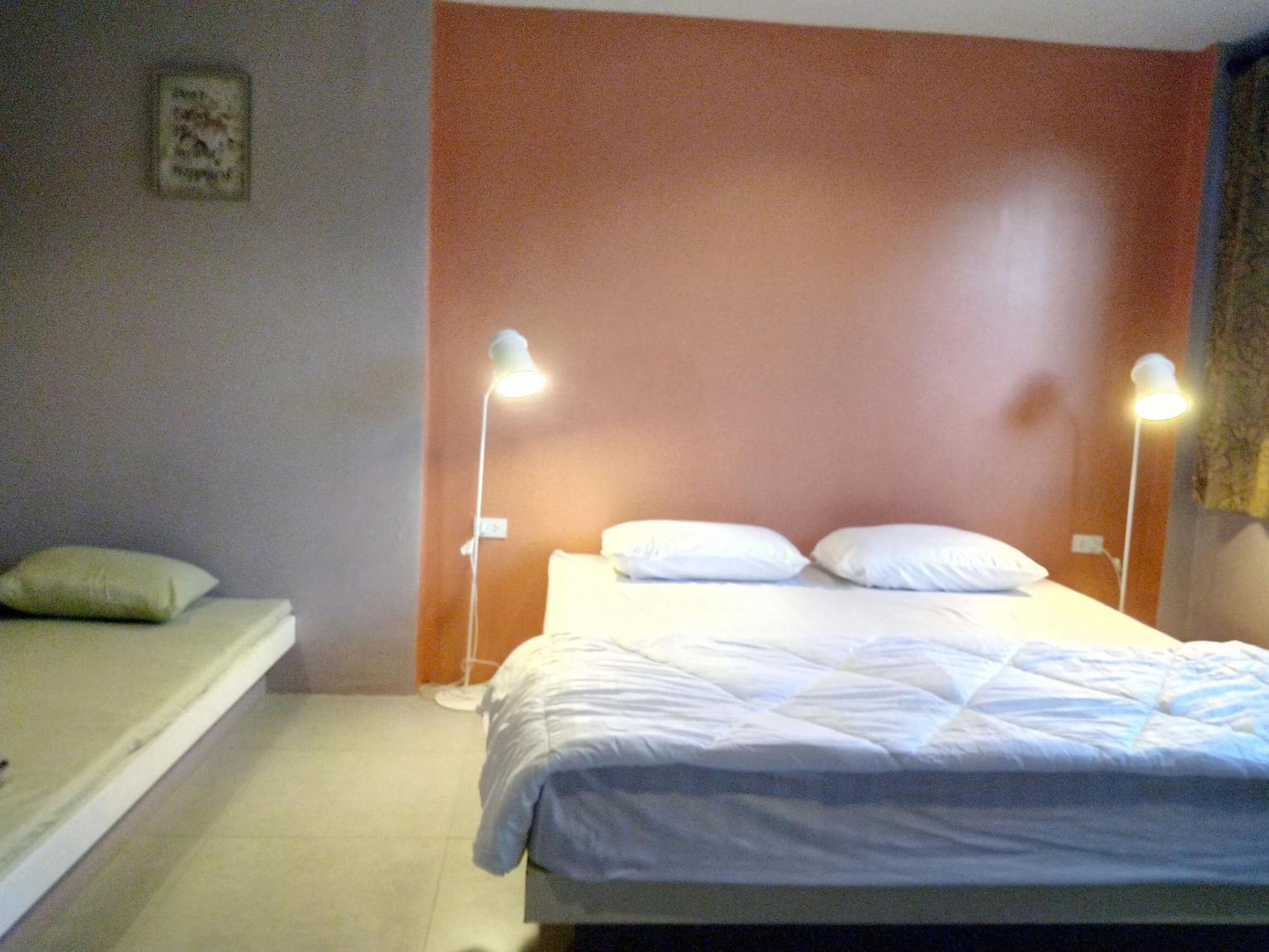 In Phuket House Hotell Eksteriør bilde